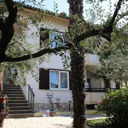 Apartman Sunlit Apartment Near Sea In Porec